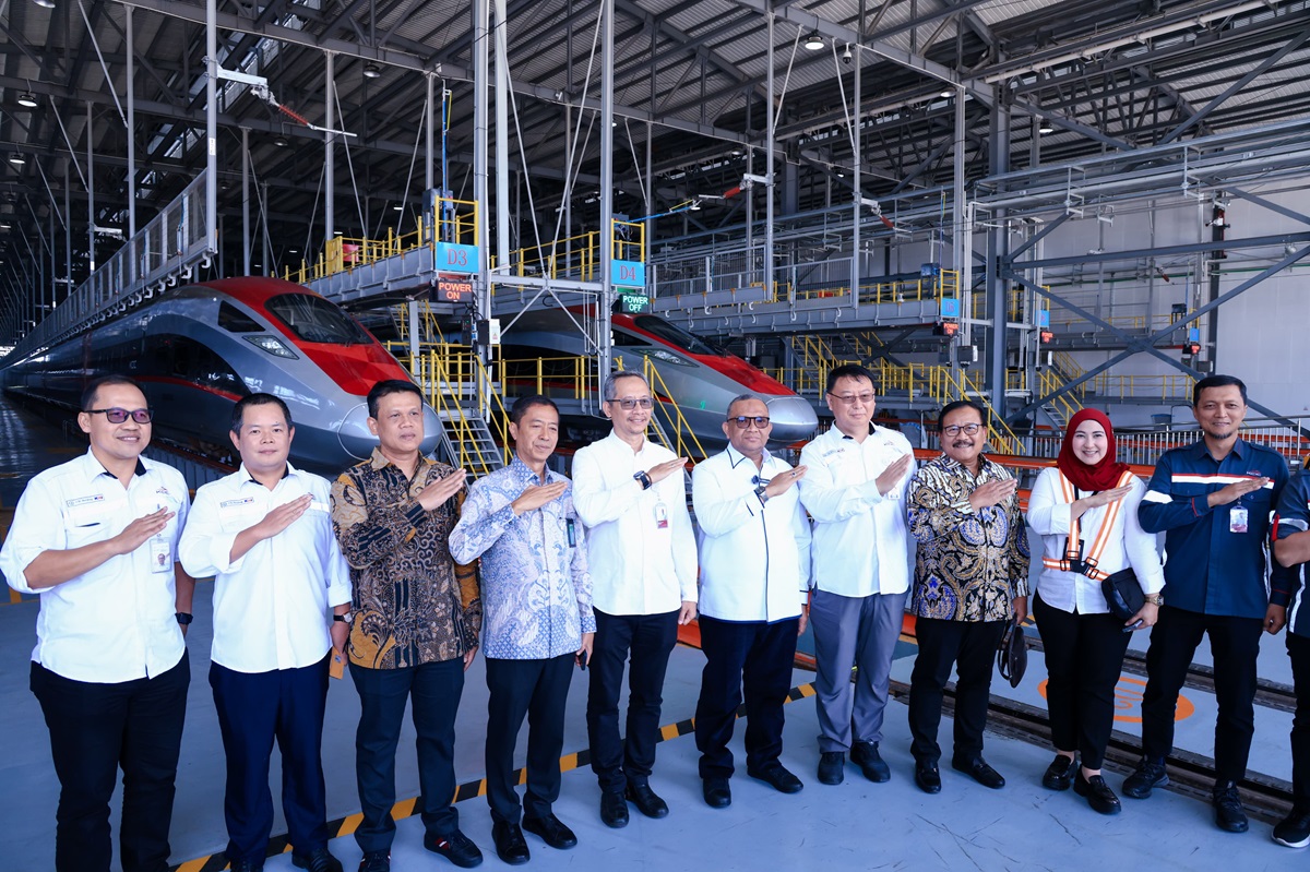 Kunker ke PT KCIC, Wamenaker: Transfer Teknologi Langkah Penting Perkuat SDM Indonesia